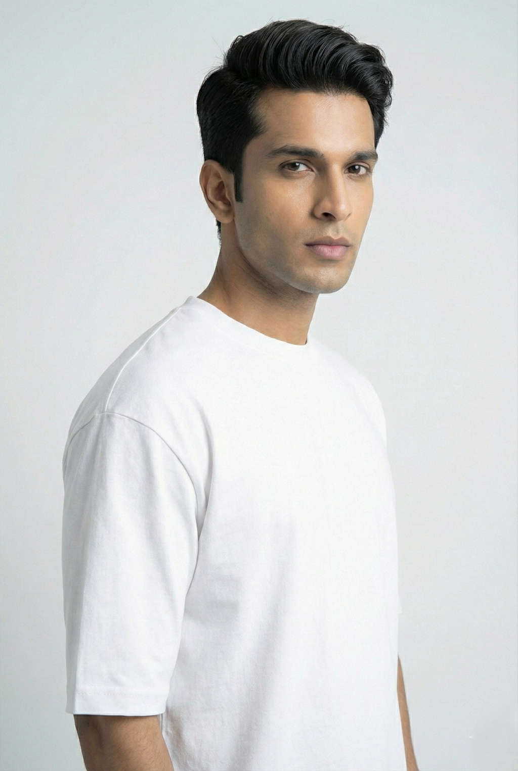 PREMIUM OVERSIZED WHITE TEE